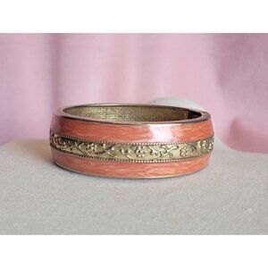 Gold Tone Peachy Pink Etched Swirl Enamel Bangle Costume Bracelet B1A